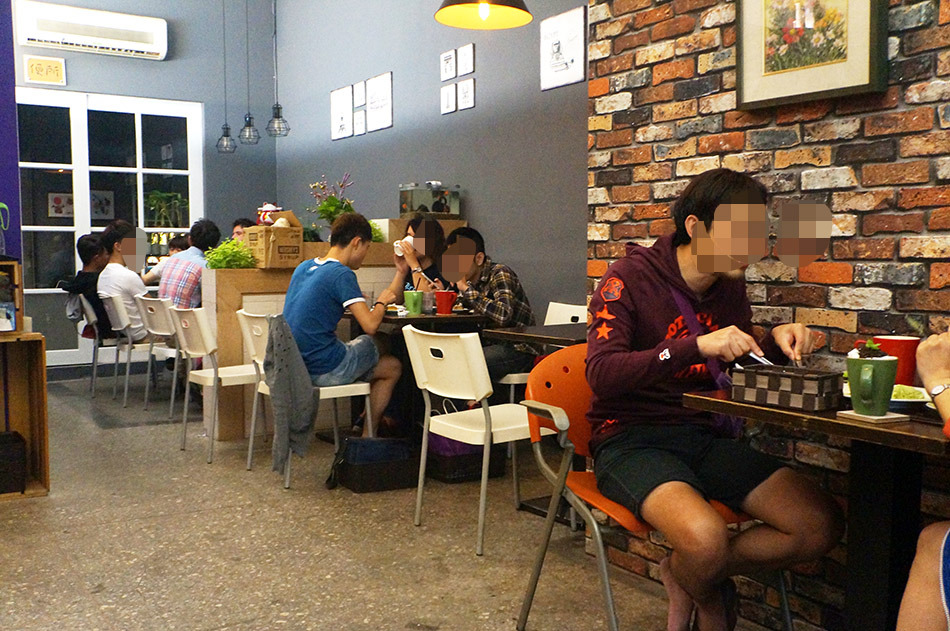 豐富又創意的鬆餅。拉絲麻糬抹茶鬆餅牽住你的心