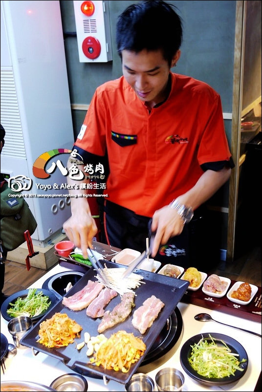 【台北】八色烤肉 ~ 韓國第一品牌八色烤肉吃爽爽 高CP值排隊有道理!!! / 東區 / 忠孝敦化
