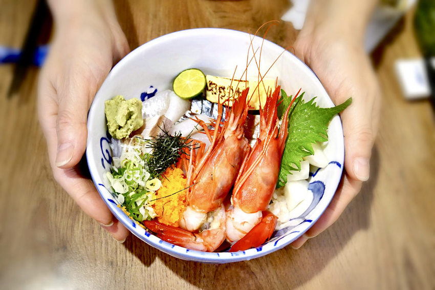 [台北中山] 春神來了就要吃肥貓漁夫人氣海鮮丼櫻花醋飯