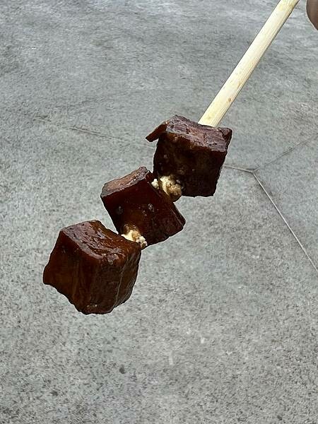 (高雄滷味)盛記滷味~每日現滷50年市場老店!超便宜小肚、鴨