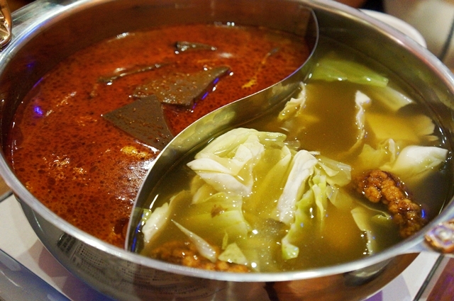 【台北中山區】八條麻辣鍋,讓你爽快吃超大肉片和麻的過癮的湯!