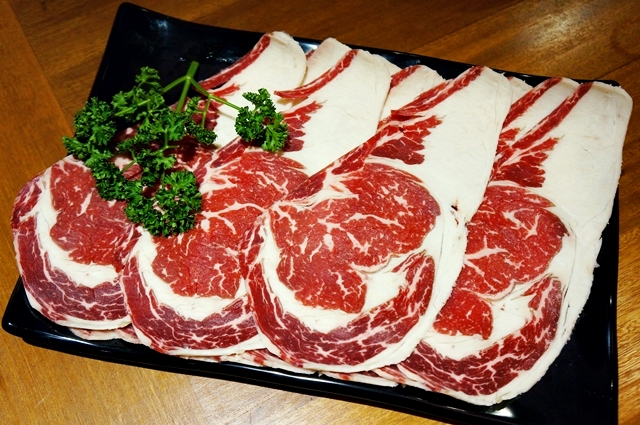 【台北中山區】八條麻辣鍋,讓你爽快吃超大肉片和麻的過癮的湯!