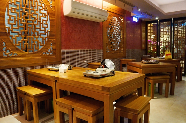 【台北中山區】八條麻辣鍋,讓你爽快吃超大肉片和麻的過癮的湯!