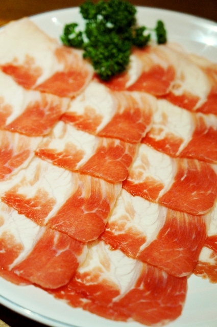 【台北中山區】八條麻辣鍋,讓你爽快吃超大肉片和麻的過癮的湯!