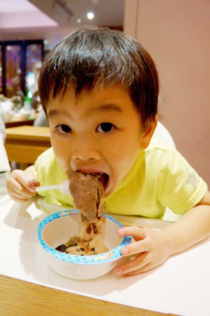 【台北中山區】八條麻辣鍋,讓你爽快吃超大肉片和麻的過癮的湯!