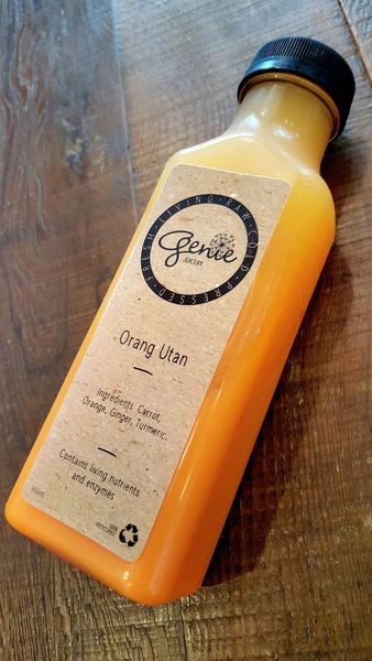 ▌內湖 • Genie Juicery ▌薇拉小公主也很懷疑 • 上班族坐在電腦前面超過8小時, 大家還有在呼吸嗎? 如果找不到適合的人做人工呼吸,趕快自救吧 ! 來一瓶加氧果汁...