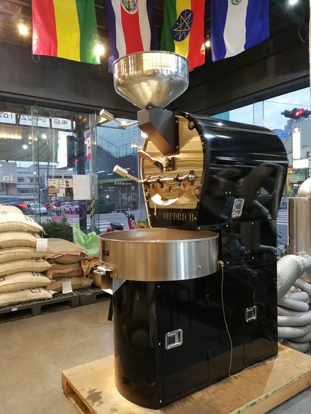 The CURVE Coffee Roasting Co.:台中黎明路 The CURVE Coffee Roasting Co. 秋紅谷附近專業自家烘焙咖啡館