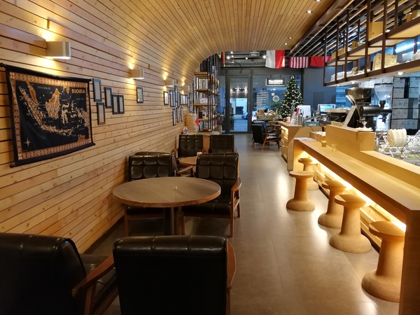 The CURVE Coffee Roasting Co.:台中黎明路 The CURVE Coffee Roasting Co. 秋紅谷附近專業自家烘焙咖啡館