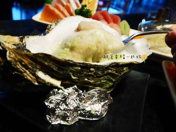 《八田頂級帝王蟹燒烤》千元有找就可以吃到頂級帝王蟹？還有專人桌邊服務？