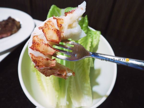 《八田頂級帝王蟹燒烤》千元有找就可以吃到頂級帝王蟹？還有專人桌邊服務？