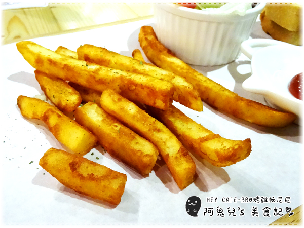 ∥台北中山∥HEY CAFE(體驗團).巷弄隱藏CP值超高的咖啡廳,必吃牽絲遷到天邊的帕尼尼*善導寺