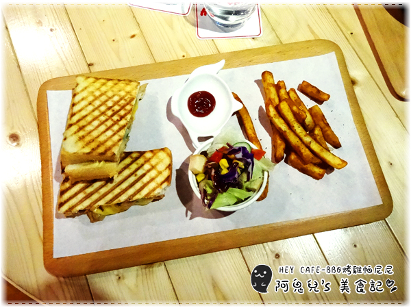 ∥台北中山∥HEY CAFE(體驗團).巷弄隱藏CP值超高的咖啡廳,必吃牽絲遷到天邊的帕尼尼*善導寺