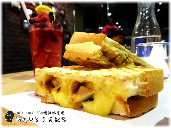 ∥台北中山∥HEY CAFE(體驗團).巷弄隱藏CP值超高的咖啡廳,必吃牽絲遷到天邊的帕尼尼*善導寺