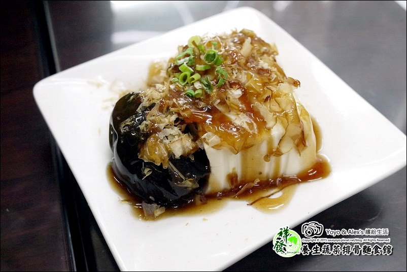 【板橋】祥發養生蔬菜排骨麵食館 ~ 吃起來像半筋半肉牛肉般口感的招牌豬排骨