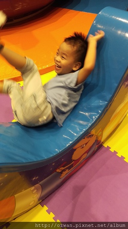 [親子]POPA動畫親子館（台中老虎城旗鑑店）。