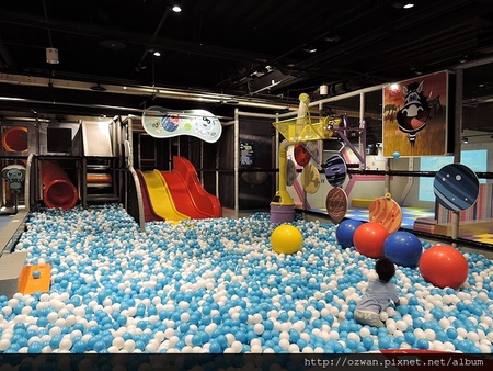 [親子]POPA動畫親子館（台中老虎城旗鑑店）。