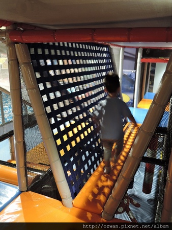 [親子]POPA動畫親子館（台中老虎城旗鑑店）。