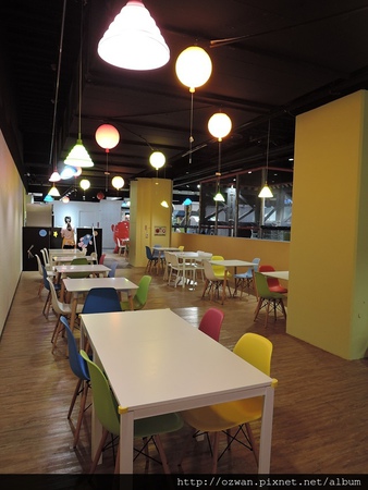 [親子]POPA動畫親子館（台中老虎城旗鑑店）。