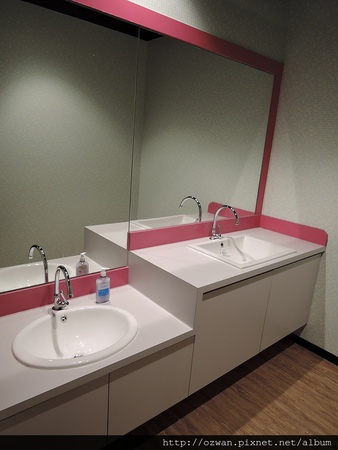 [親子]POPA動畫親子館（台中老虎城旗鑑店）。