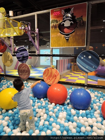 [親子]POPA動畫親子館（台中老虎城旗鑑店）。