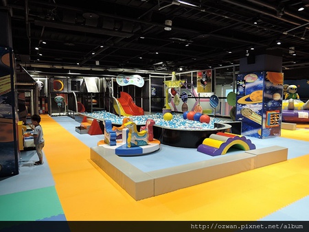 [親子]POPA動畫親子館（台中老虎城旗鑑店）。