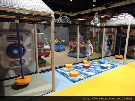 [親子]POPA動畫親子館（台中老虎城旗鑑店）。