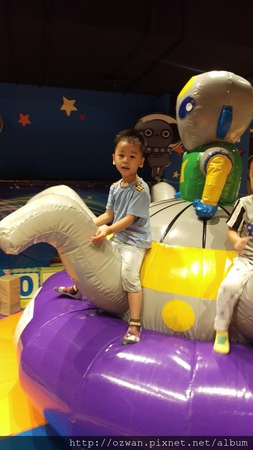 [親子]POPA動畫親子館（台中老虎城旗鑑店）。