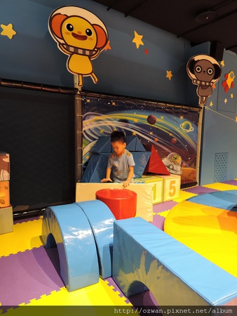 [親子]POPA動畫親子館（台中老虎城旗鑑店）。