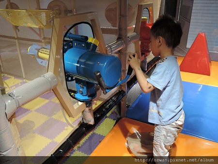 [親子]POPA動畫親子館（台中老虎城旗鑑店）。