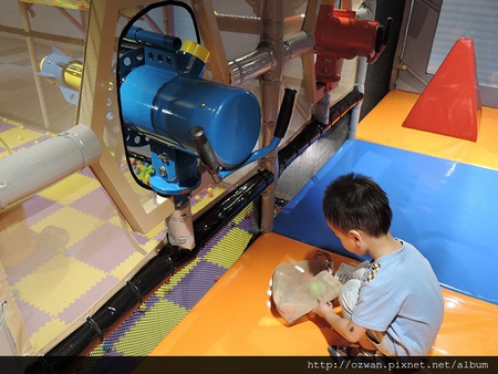 [親子]POPA動畫親子館（台中老虎城旗鑑店）。