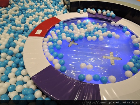 [親子]POPA動畫親子館（台中老虎城旗鑑店）。