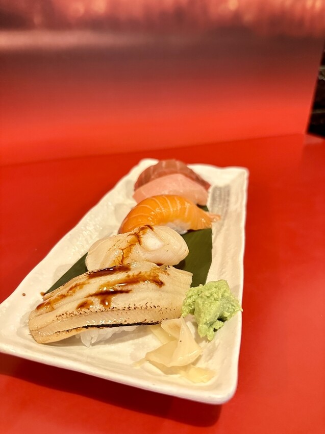 新北。板橋︱板橋車站的平價熱門日式料理有厲害的火山卷好吃CP值高︱八八食堂