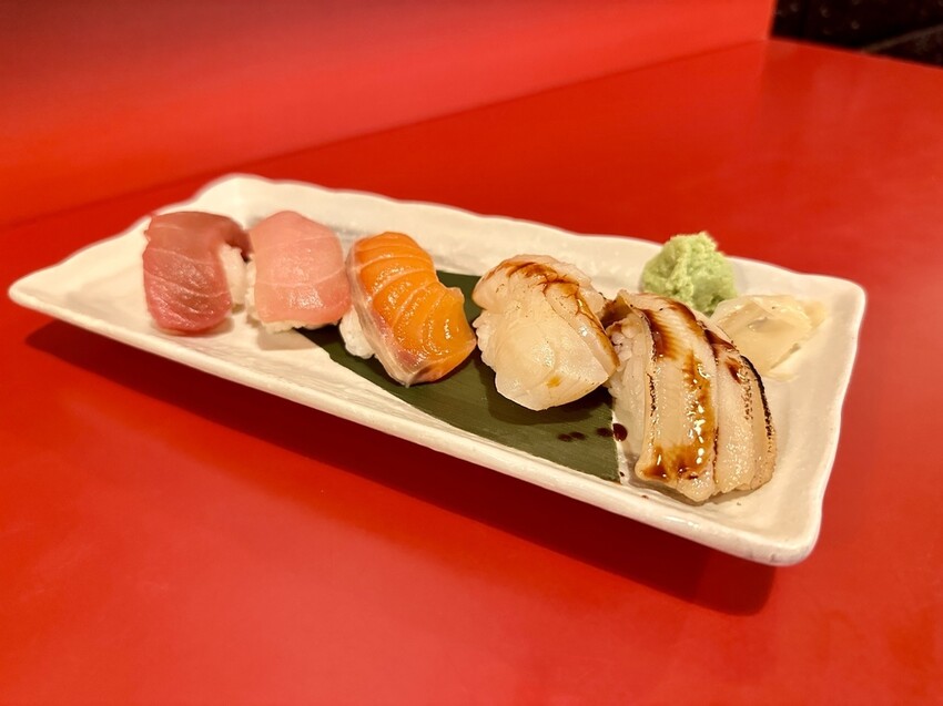 新北。板橋︱板橋車站的平價熱門日式料理有厲害的火山卷好吃CP值高︱八八食堂