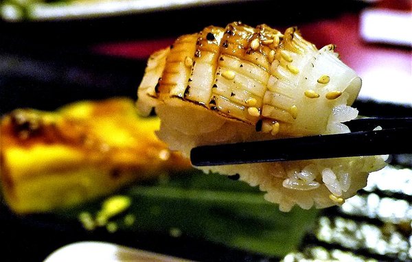 八八食堂：【平價日式料理】八八食堂，生魚片/握壽司/丼飯，讓人愛不釋口一道道美味料理，運板橋站美食