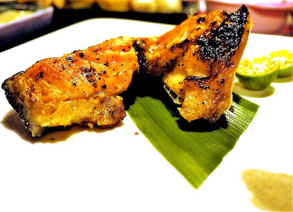 八八食堂：【平價日式料理】八八食堂，生魚片/握壽司/丼飯，讓人愛不釋口一道道美味料理，運板橋站美食