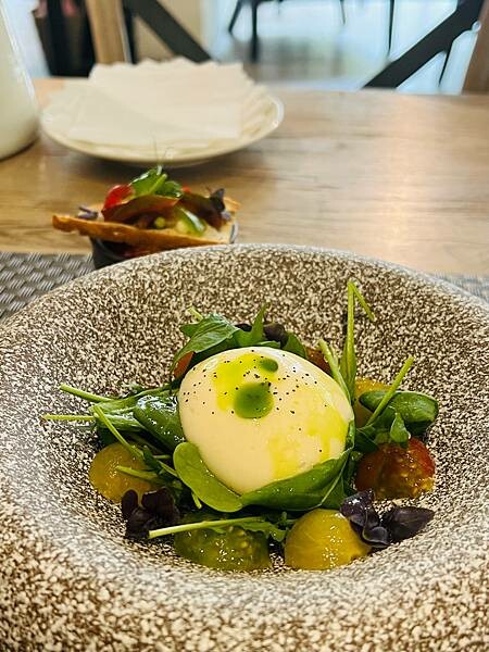 台北市靜巷中充滿藝文氣息的文青餐廳:青田藝集Art Read