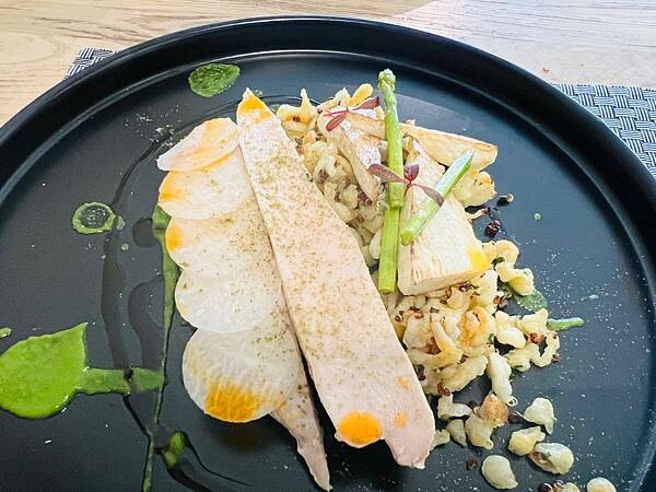 台北市靜巷中充滿藝文氣息的文青餐廳:青田藝集Art Read