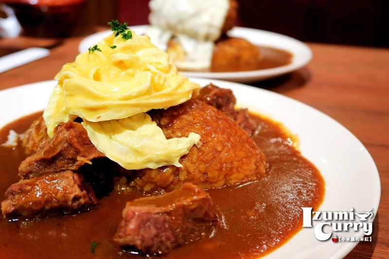 【捷運台北車站|京站美食廣場】Izumi Curry~來自大阪の咖哩,漢堡排也太威了吧!!但最喜歡的還是♥天使滑蛋牛肉咖哩飯♥