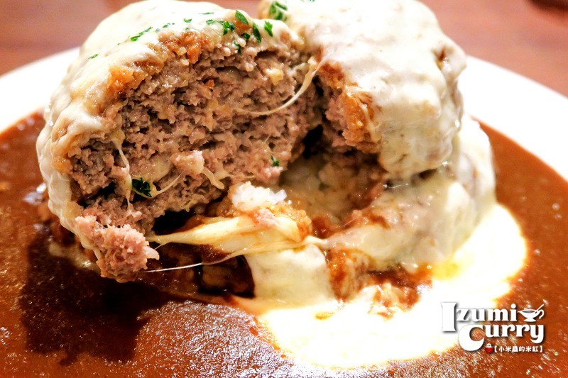 【捷運台北車站|京站美食廣場】Izumi Curry~來自大阪の咖哩,漢堡排也太威了吧!!但最喜歡的還是♥天使滑蛋牛肉咖哩飯♥