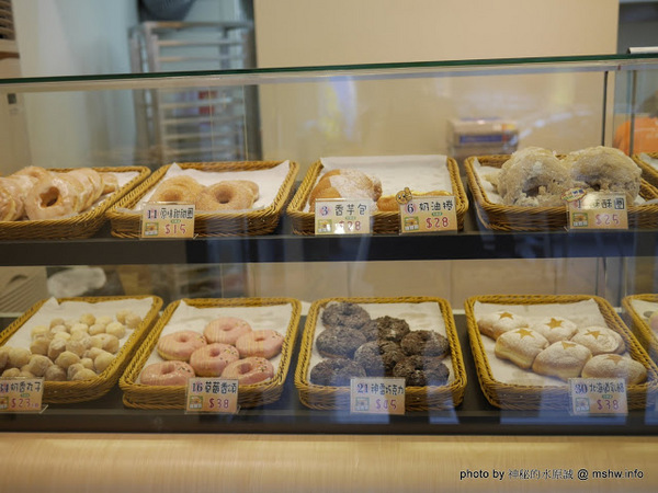 香檸貝克SIANG NING BEIKE(北屯同心店):【食記】台中Siang Ning Beike Lemon Donuts 香檸貝克甜甜圈專賣-北屯同心店@北屯東山路 : 環境寬敞舒適, 甜點口感依舊, 還有新產品等著你喔!! 香檸貝克SIANG NING BEIKE(北屯同心店):【食記】台中Siang Ning Beike Lemon Donuts 香檸貝克甜甜圈專賣-北屯同心店@北屯東山路 : 環境寬敞舒適, 甜點口感依舊, 還有新產品等著你喔!!