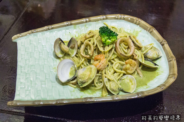 樓梯腳：【食記】｛高雄。鼓山區｝隱身在巷弄的特色老宅餐廳樓梯腳