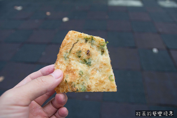 東港蔥油餅:【食記】{屏東。東港鎮}東港在地人都知道的美食,馬祖蔥油餅酥薄脆 東港蔥油餅:【食記】{屏東。東港鎮}東港在地人都知道的美食,馬祖蔥油餅酥薄脆