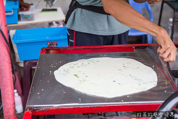 東港蔥油餅:【食記】{屏東。東港鎮}東港在地人都知道的美食,馬祖蔥油餅酥薄脆 東港蔥油餅:【食記】{屏東。東港鎮}東港在地人都知道的美食,馬祖蔥油餅酥薄脆
