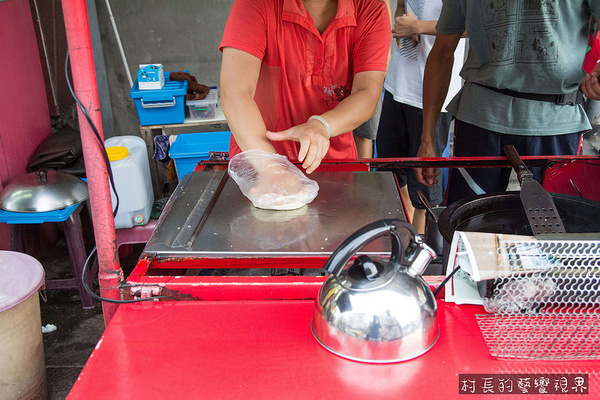 東港蔥油餅:【食記】{屏東。東港鎮}東港在地人都知道的美食,馬祖蔥油餅酥薄脆 東港蔥油餅:【食記】{屏東。東港鎮}東港在地人都知道的美食,馬祖蔥油餅酥薄脆