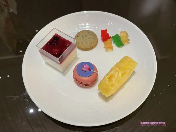 [台北中山區]平日限定𝒔𝒆𝒎𝒊 𝒃𝒖𝒇𝒇𝒆𝒕半自助式套餐-萬