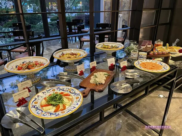 [台北中山區]平日限定𝒔𝒆𝒎𝒊 𝒃𝒖𝒇𝒇𝒆𝒕半自助式套餐-萬