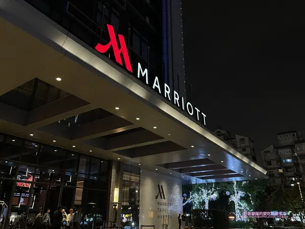 [台北中山區]平日限定𝒔𝒆𝒎𝒊 𝒃𝒖𝒇𝒇𝒆𝒕半自助式套餐-萬