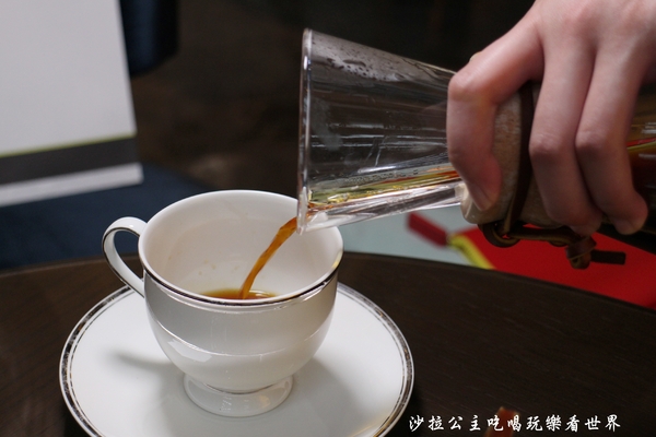 台北萬豪酒店 Taipei Marriott Hotel-Lobby Lounge：大直下午茶/化妝品可以吃？！台北萬豪酒店Lobby LoungeX韓系頂級美妝品牌雪花秀，推出期間限定「完美瓷肌下午茶」網美必朝聖