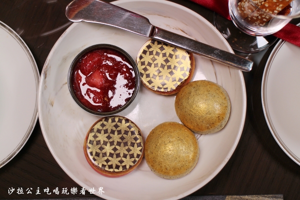 台北萬豪酒店 Taipei Marriott Hotel-Lobby Lounge：大直下午茶/化妝品可以吃？！台北萬豪酒店Lobby LoungeX韓系頂級美妝品牌雪花秀，推出期間限定「完美瓷肌下午茶」網美必朝聖