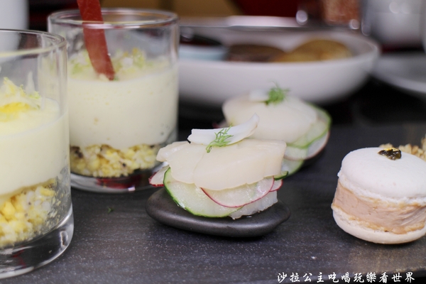 台北萬豪酒店 Taipei Marriott Hotel-Lobby Lounge：大直下午茶/化妝品可以吃？！台北萬豪酒店Lobby LoungeX韓系頂級美妝品牌雪花秀，推出期間限定「完美瓷肌下午茶」網美必朝聖